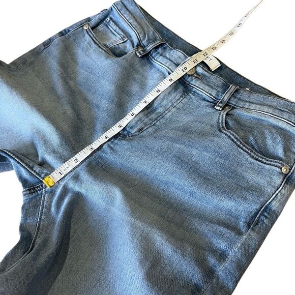Loft Boot Cut mid rise denim jeans light Wash Size 8 - Picture 14 of 16